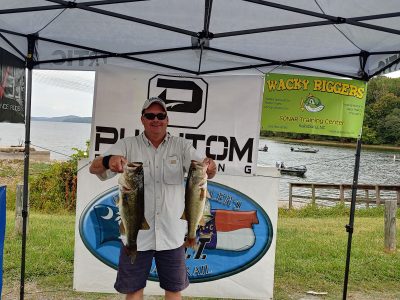 Read more about the article Tournament Results Yadkin Badin Lake, NC Oct 6, 2019 Kevin & Alan Chandler Weighed in 5 Good Ones 18.82 lbs 1st place & 1st BF With a 6.24 lb Hawg!  $1,018.00!